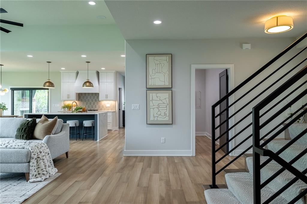 2021 NE Bluestone Drive — photo 7