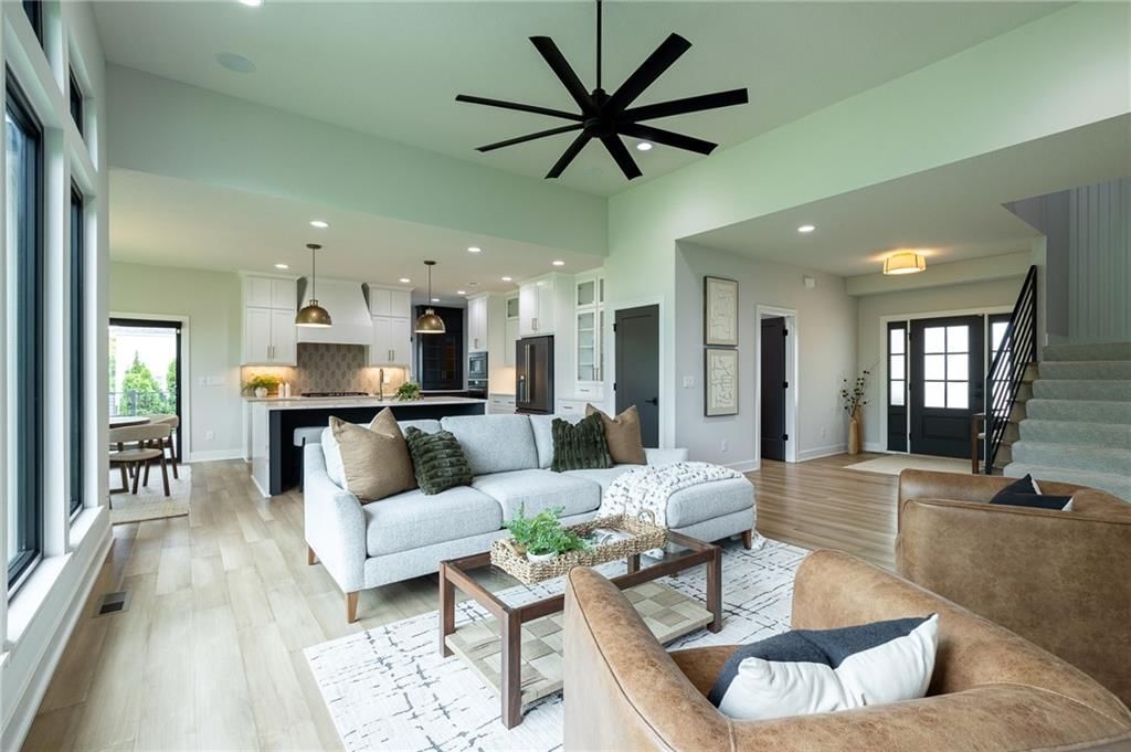 2021 NE Bluestone Drive — photo 10