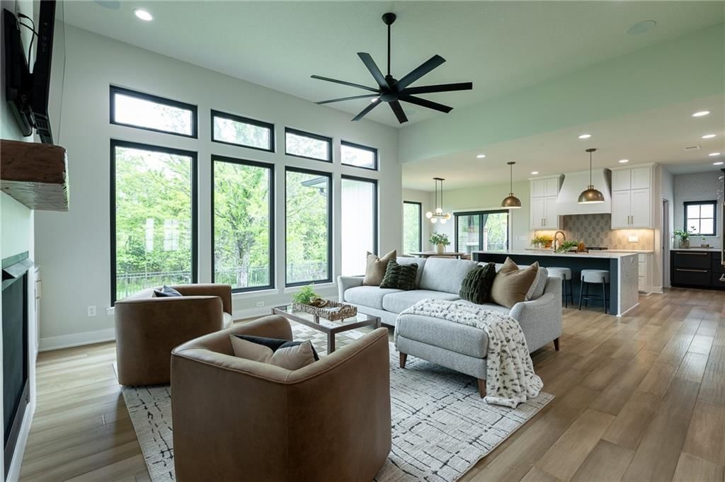 2021 NE Bluestone Drive — photo 11