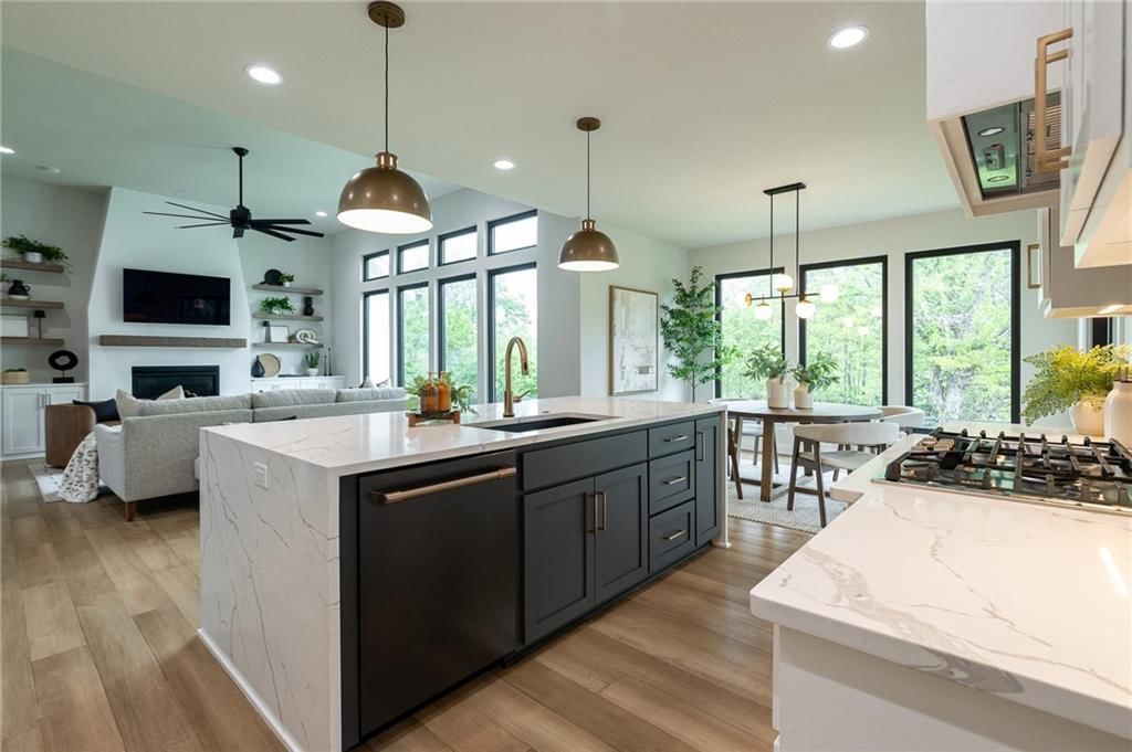 2021 NE Bluestone Drive — photo 15