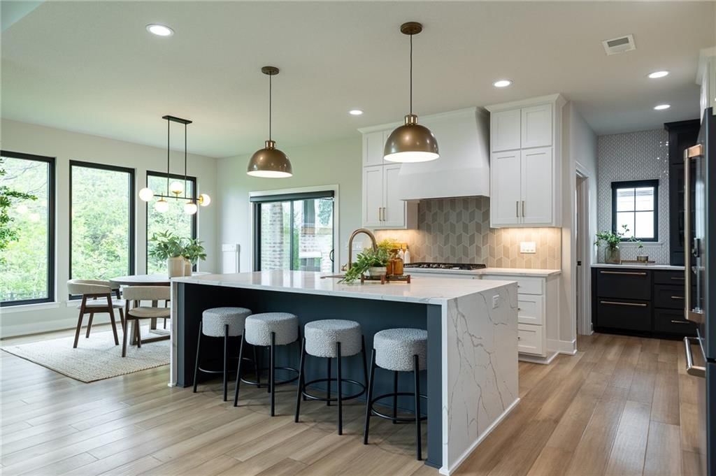 2021 NE Bluestone Drive — photo 18