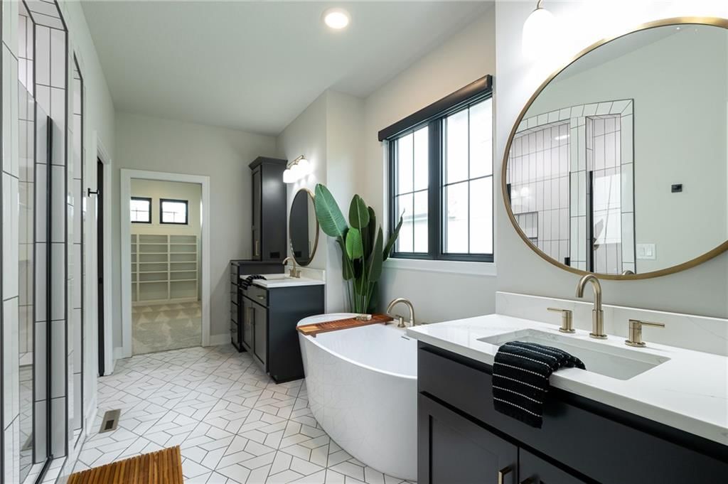 2021 NE Bluestone Drive — photo 36