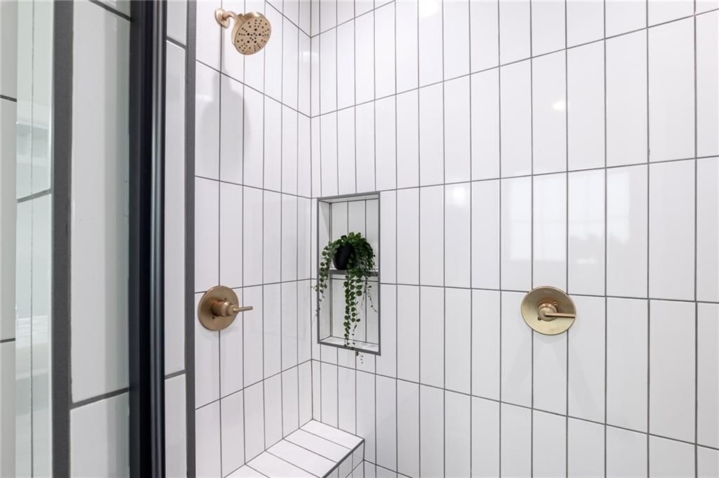 2021 NE Bluestone Drive — photo 38