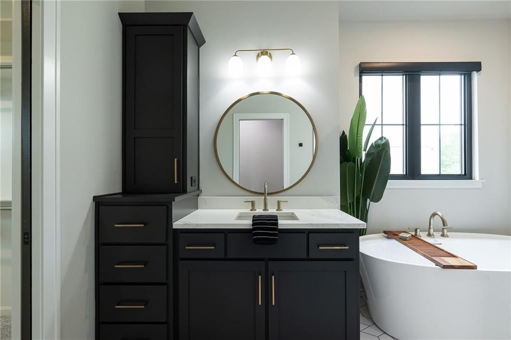 2021 NE Bluestone Drive — photo 42