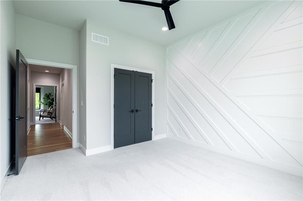 2021 NE Bluestone Drive — photo 45