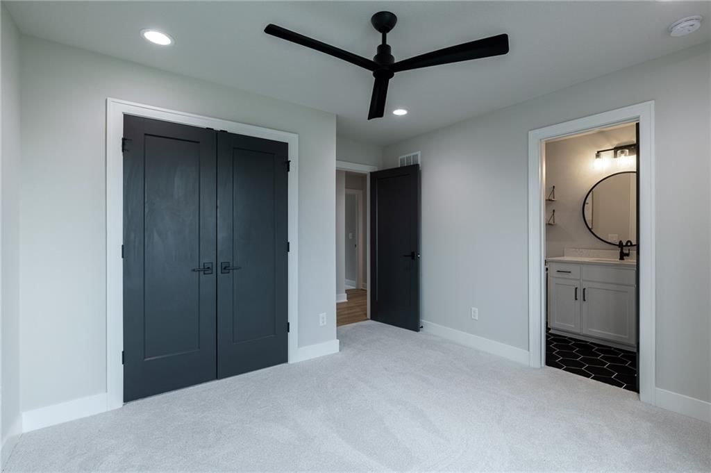 2021 NE Bluestone Drive — photo 50
