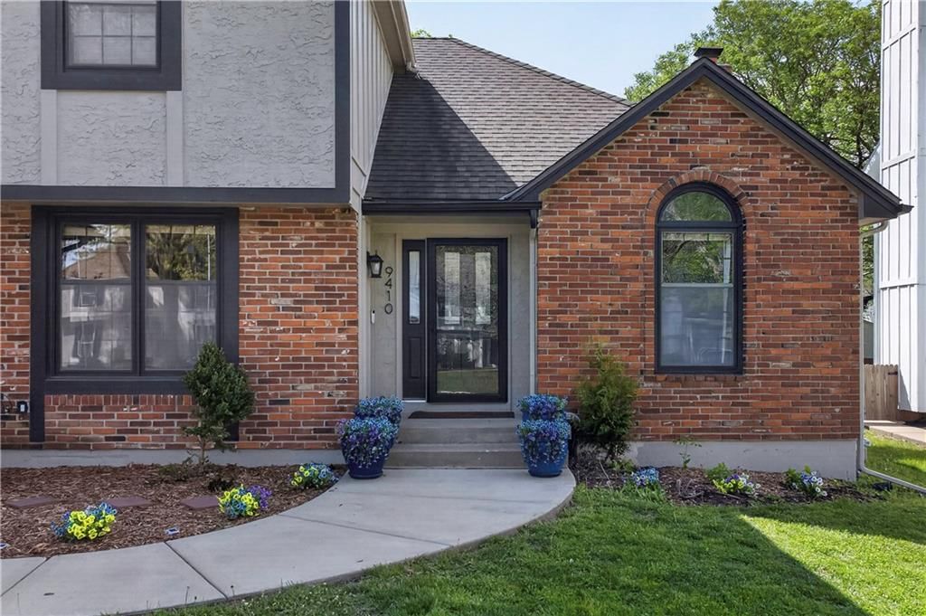 9410 Hall Drive — photo 2