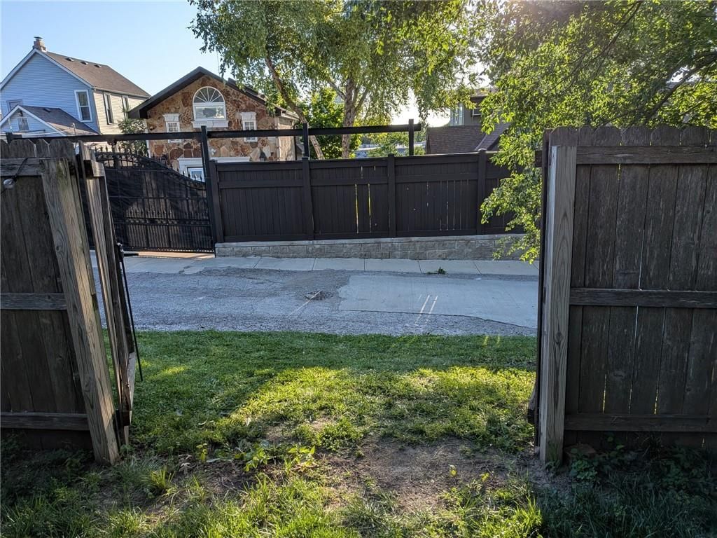 2746 Holmes Street — photo 77
