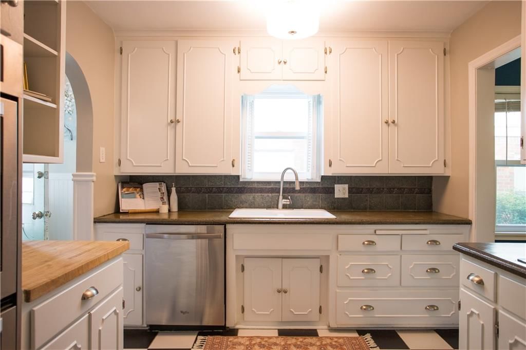 600 E 72nd Terrace — photo 13