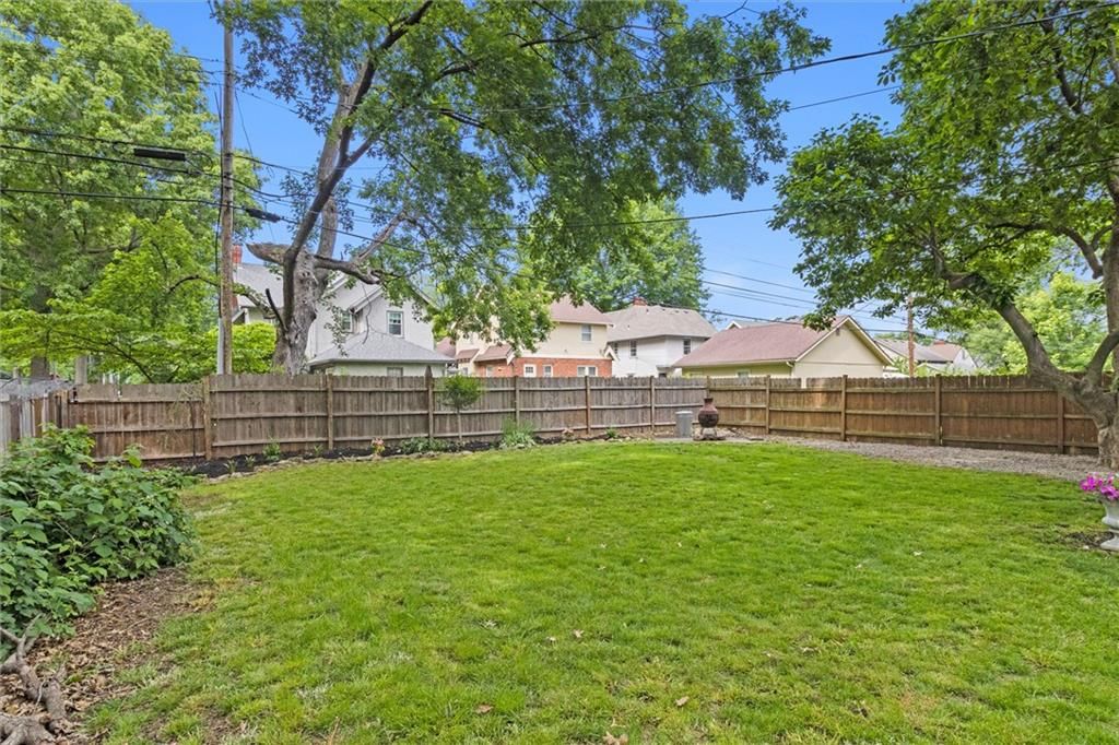 600 E 72nd Terrace — photo 35