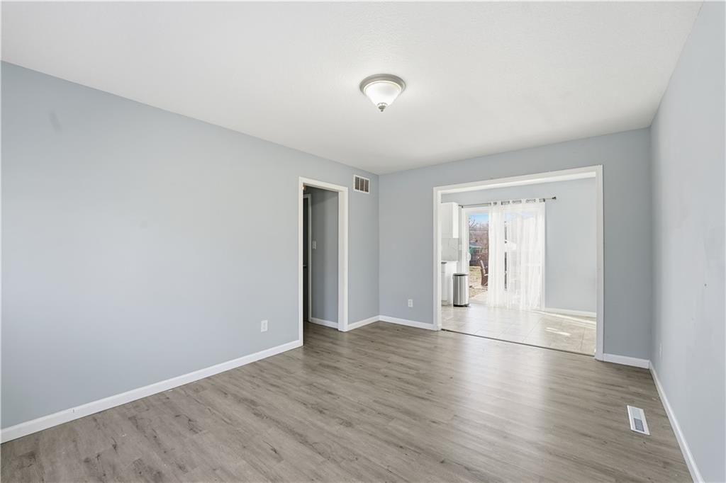 2732 S 51st Terrace — photo 8