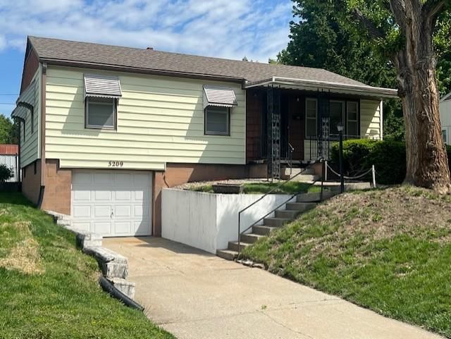 3209 Mark Twain Drive, St Joseph, MO
