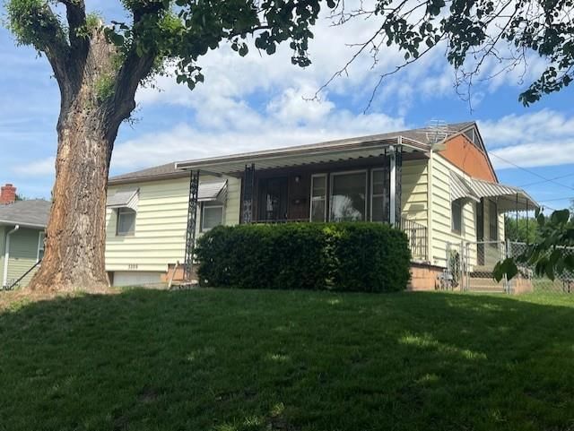 3209 Mark Twain Drive — photo 2