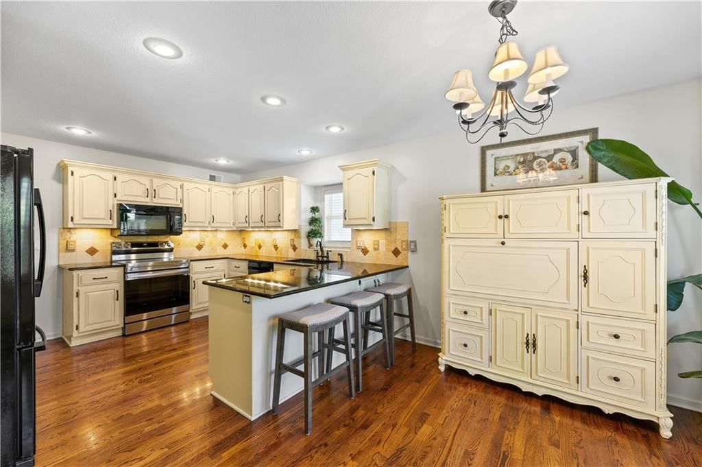 500 Bayview Drive — photo 13