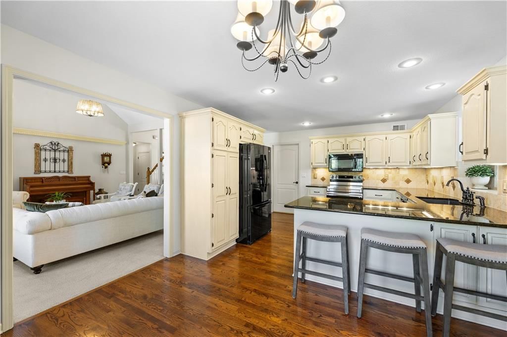 500 Bayview Drive — photo 14