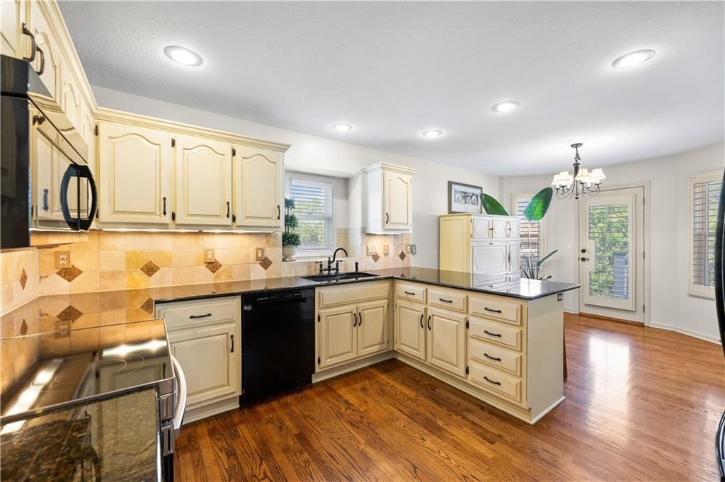 500 Bayview Drive — photo 17