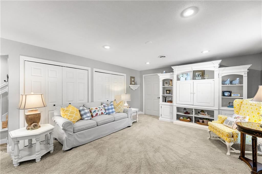 500 Bayview Drive — photo 34
