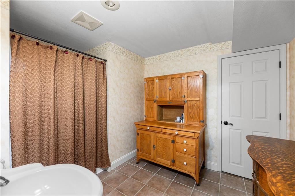 500 Bayview Drive — photo 38
