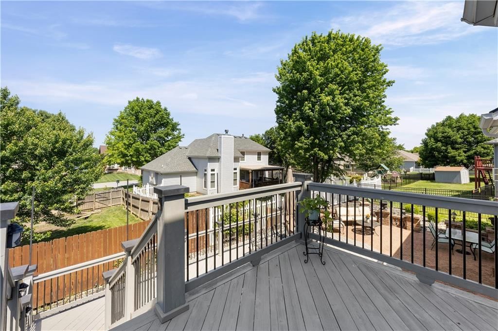 500 Bayview Drive — photo 42