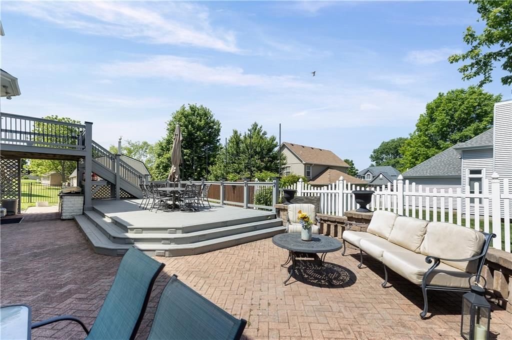 500 Bayview Drive — photo 46