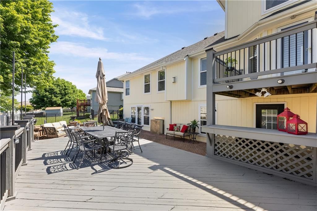 500 Bayview Drive — photo 48