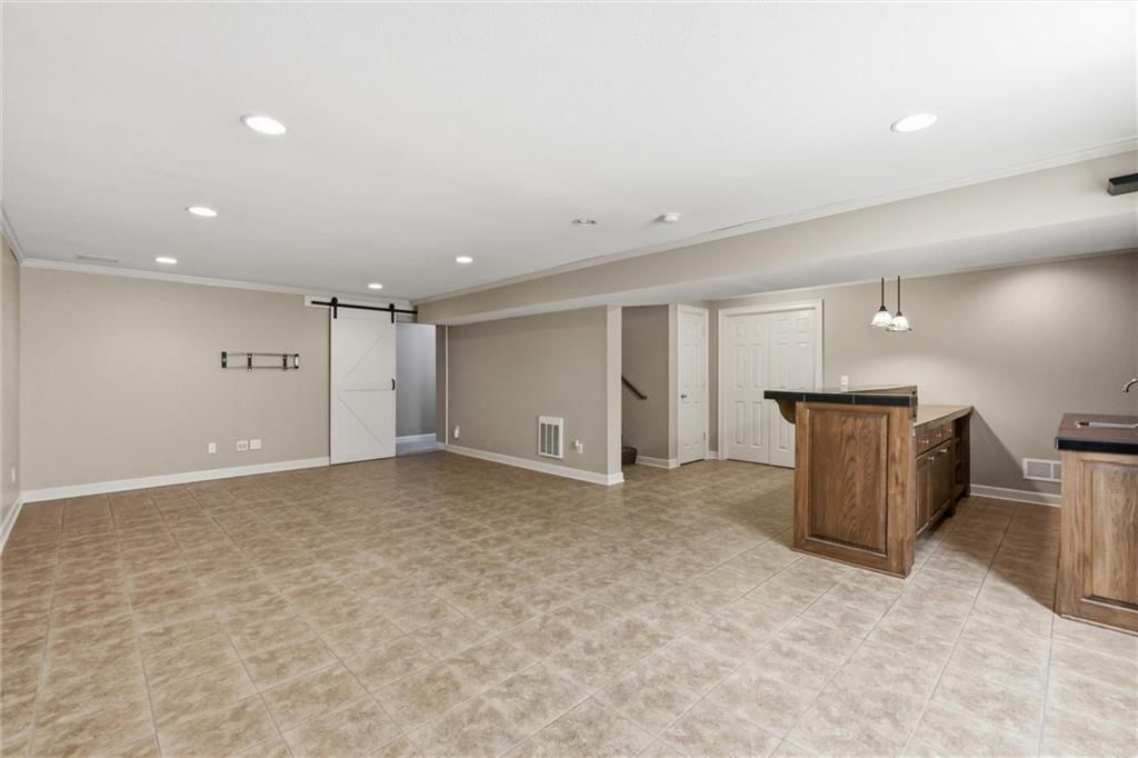 16118 S LOCUST Street — photo 46