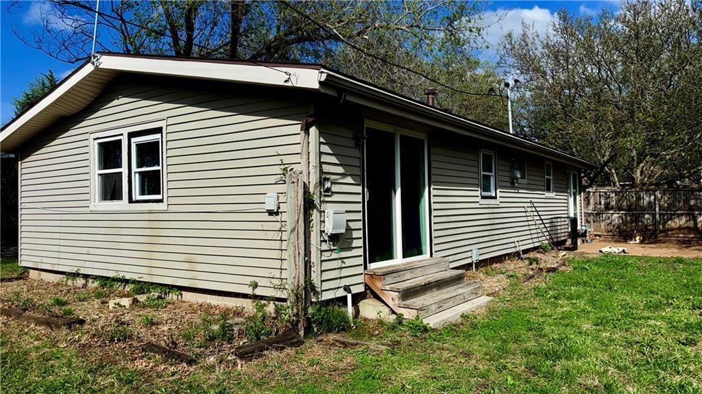 8620 Winchester Avenue — photo 2