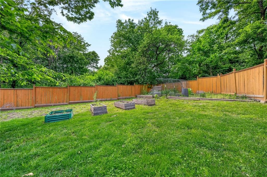8720 N BELTON Avenue — photo 16