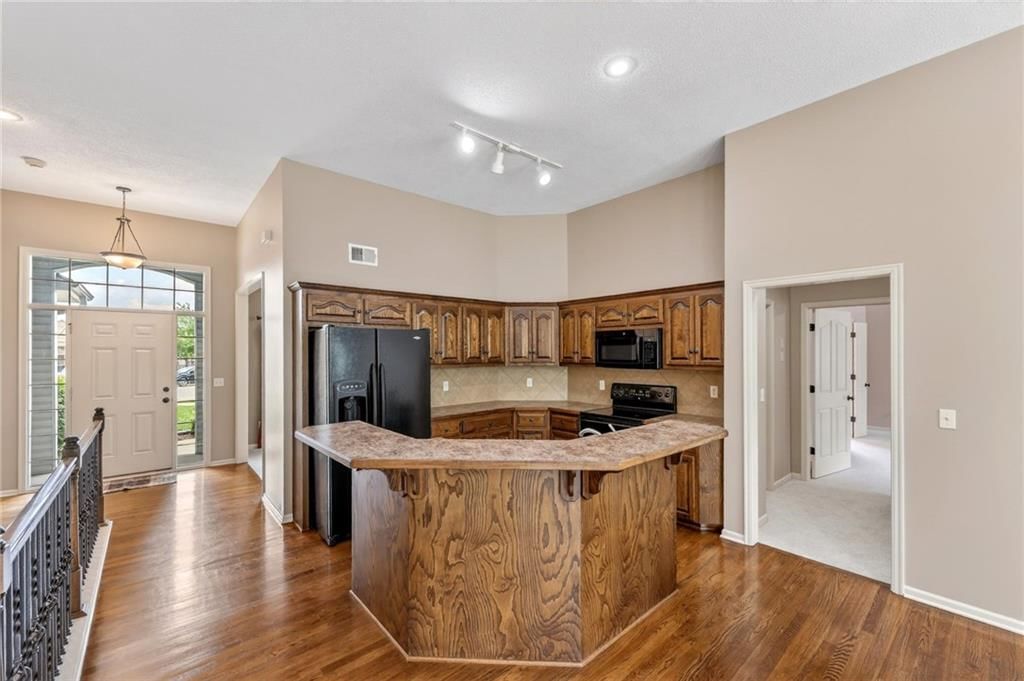 8720 N BELTON Avenue — photo 21