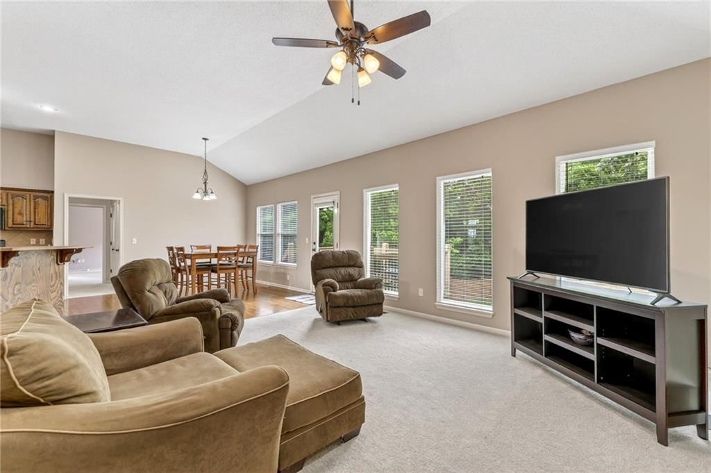 8720 N BELTON Avenue — photo 29