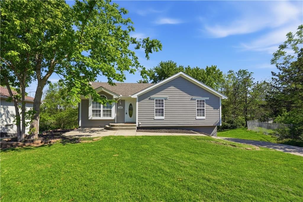 1488 NW Foxboro Road, Blue Springs, MO