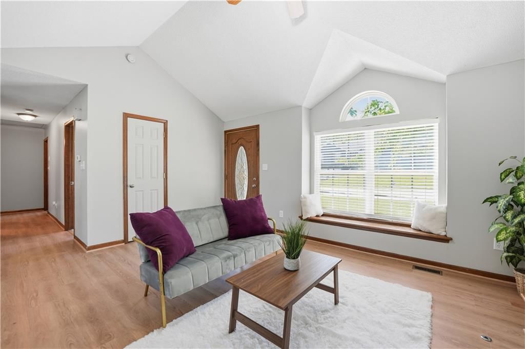 1488 NW Foxboro Road — photo 4