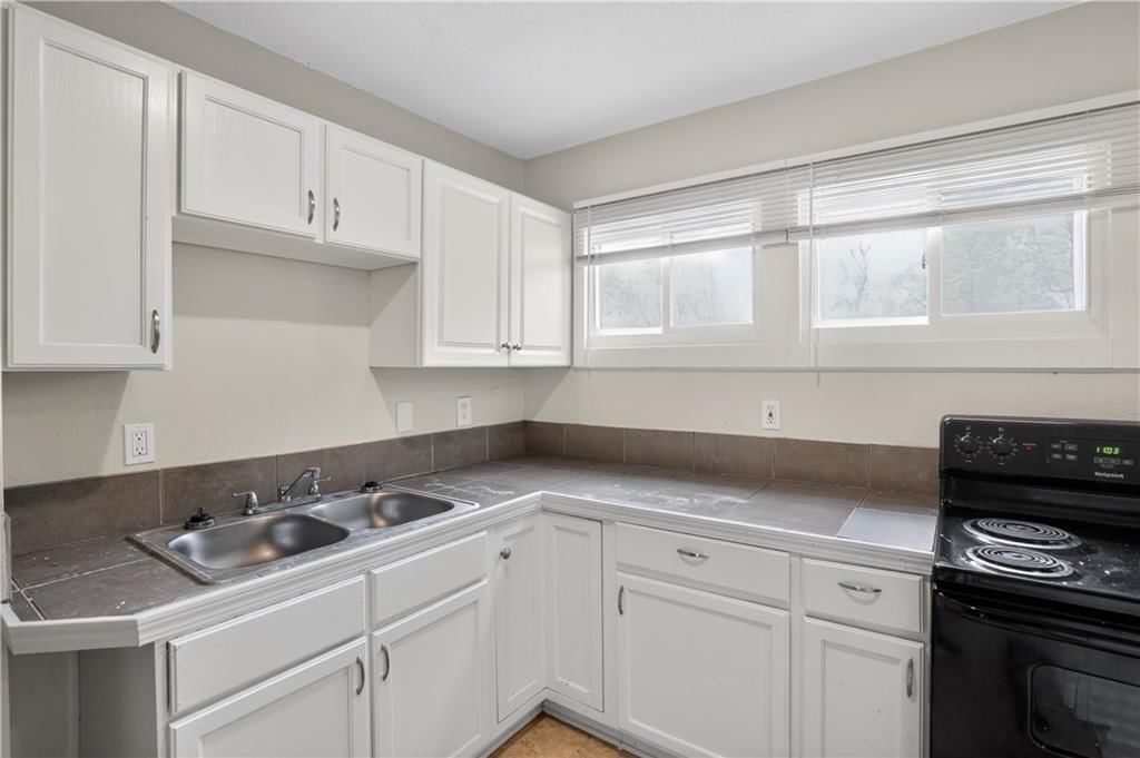 11012 Cambridge Avenue — photo 14