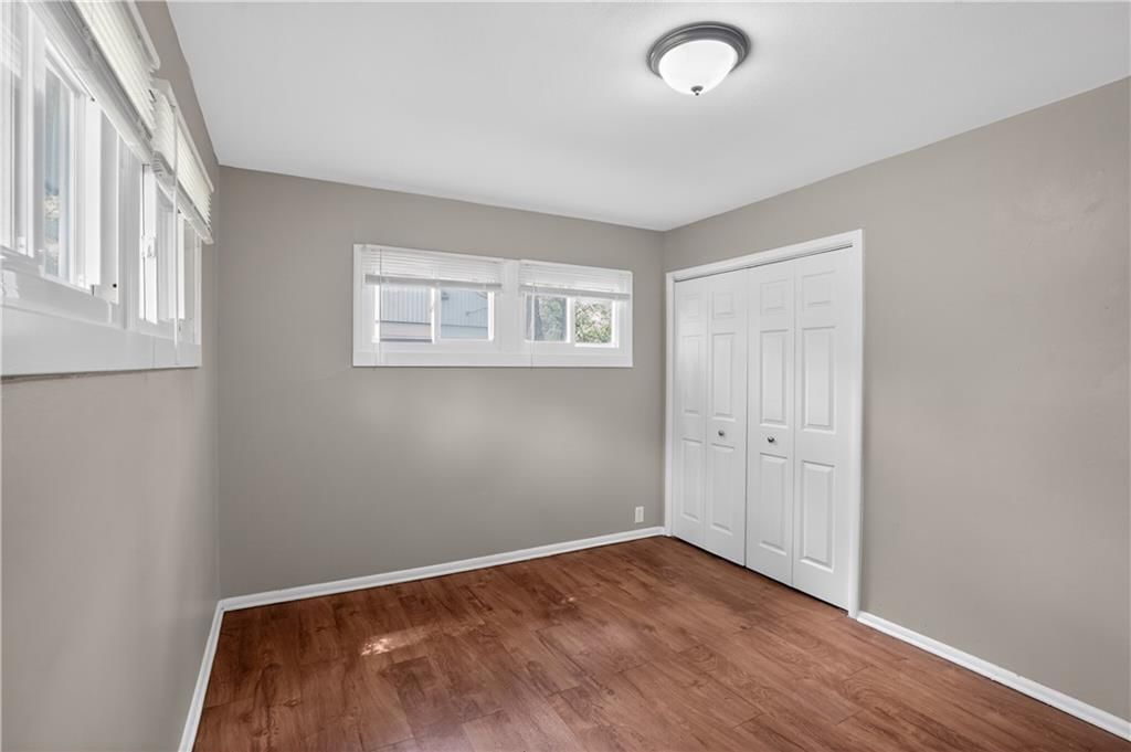 11012 Cambridge Avenue — photo 23