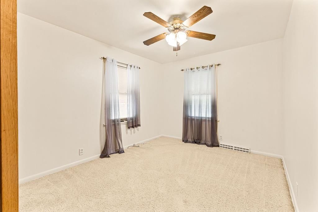 2628 S 39th Terrace — photo 31