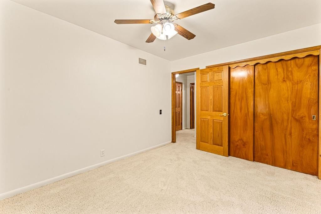 2628 S 39th Terrace — photo 33