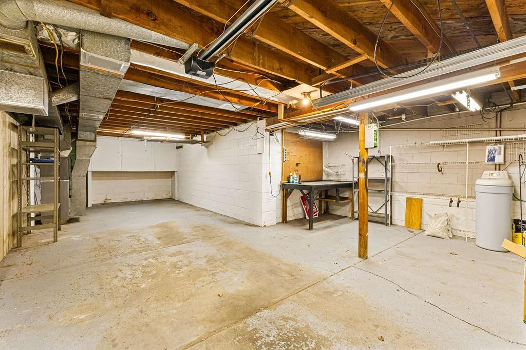 2628 S 39th Terrace — photo 42