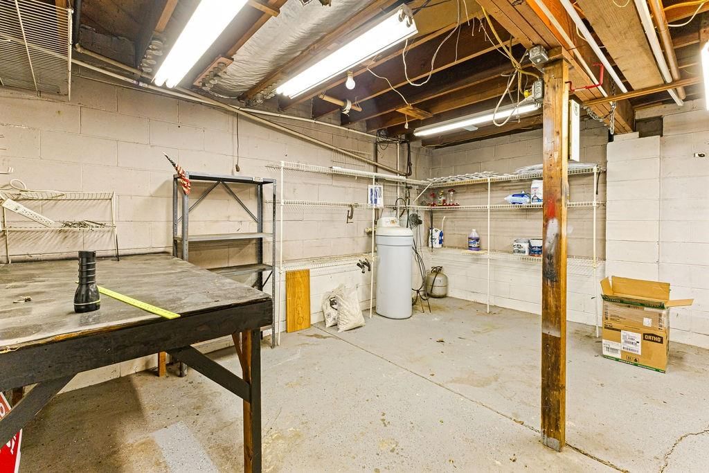 2628 S 39th Terrace — photo 43