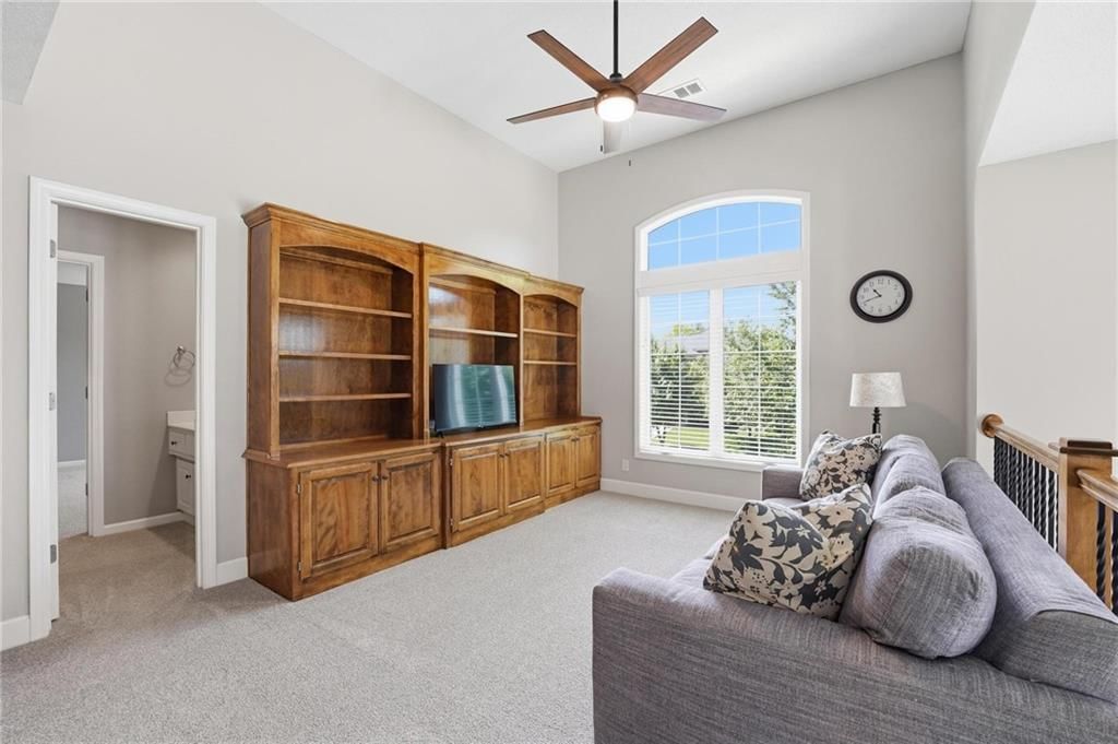 4910 W 155TH Terrace — photo 33