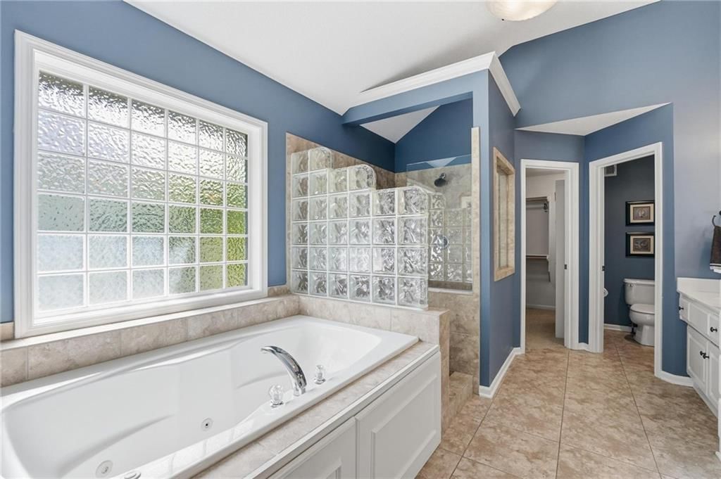 4910 W 155TH Terrace — photo 44