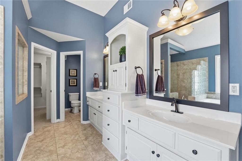 4910 W 155TH Terrace — photo 46