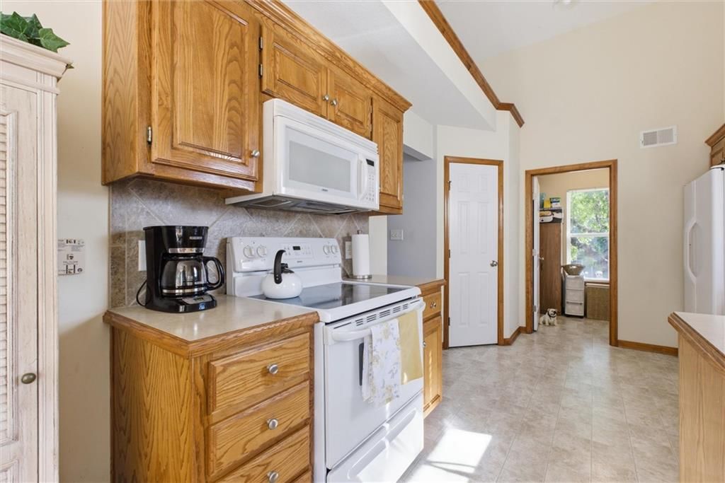 1209 Ashford Street — photo 12