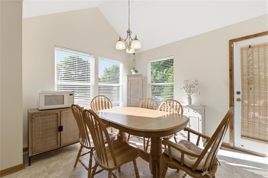 1209 Ashford Street — photo 13