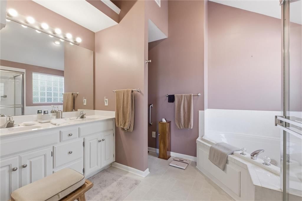 1209 Ashford Street — photo 18