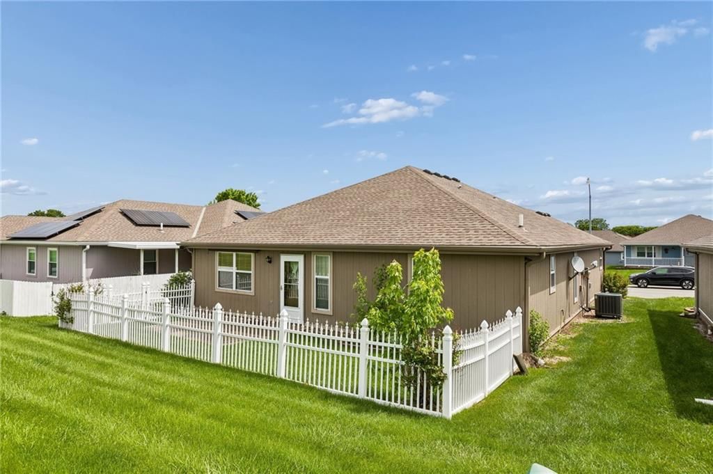 524 Saturn Drive — photo 27