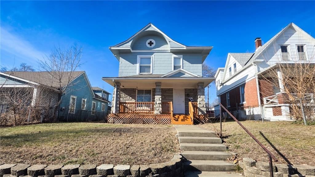142 N BELLAIRE Avenue — photo 2