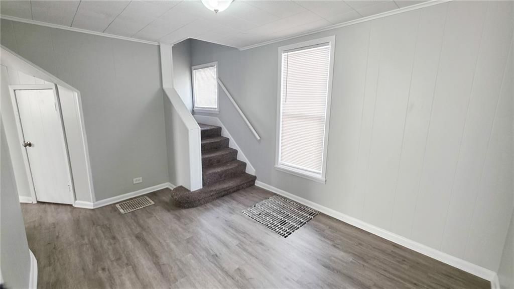 142 N BELLAIRE Avenue — photo 4