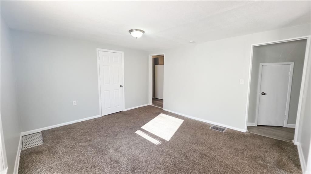 142 N BELLAIRE Avenue — photo 8
