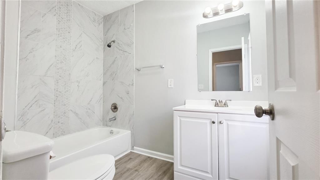 142 N BELLAIRE Avenue — photo 22