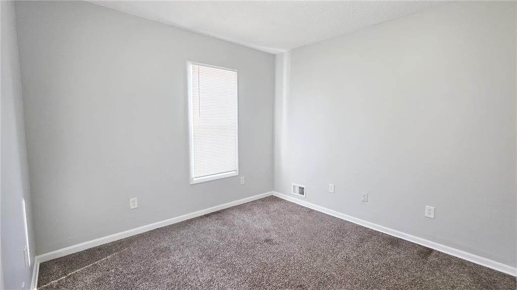 142 N BELLAIRE Avenue — photo 23